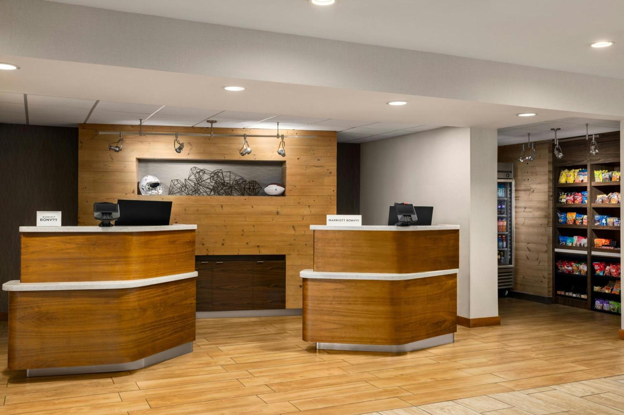 Courtyard Atlanta Northlake 3*